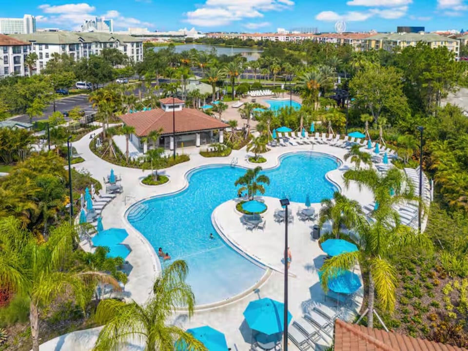 2 Bed lake view by Epic Universe walking distance - Orlando