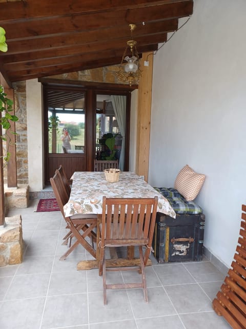 Cottage in Lastres between sea and mountains. Northeast