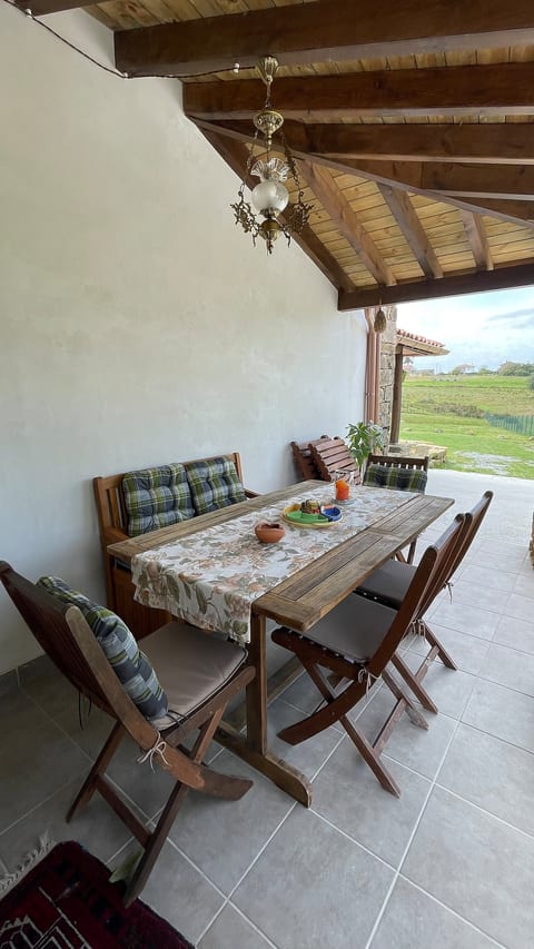 Cottage in Lastres between sea and mountains. Northeast image 3