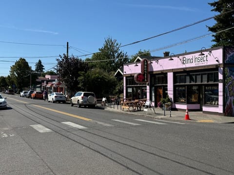 NE Alberta Street
Stroll along NE Alberta Street and discover local favorites.
