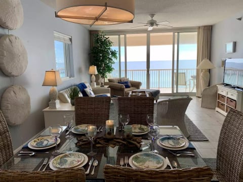 Welcome! Floor to Ceiling Views of The Gulf of Mexico!