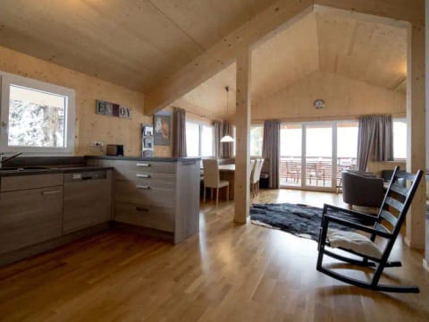 #46 mit IR-Sauna und Sprudelbad innen
