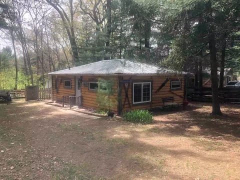 Goose Lake Escape - Near: Dells, lake fish swim