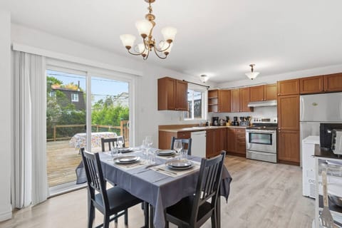 Maison 3 ch. 6 pers.| Garage • Terrasse | Brossard