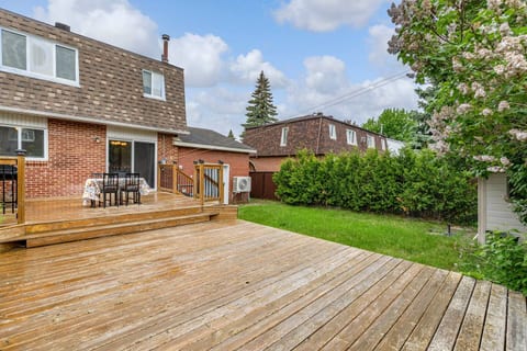 Maison 3 ch. 6 pers.| Garage • Terrasse | Brossard