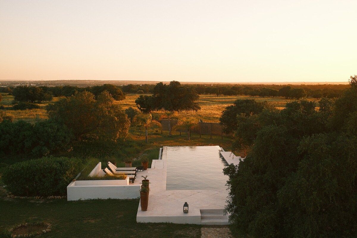 Exceptional property with a swimming pool and an unobstructed view of nature. A serene and sunny atmosphere, perfect for relaxing and enjoying unique moments in complete tranquility. Dar Sukun - Private haven 20 mn of Essaouira