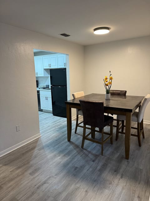 2BR/2BA; Minutes from UF/Shands/Butler Plaza image 4