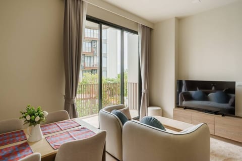 2BR Canvas | новые апартаменты с видом на бассейн