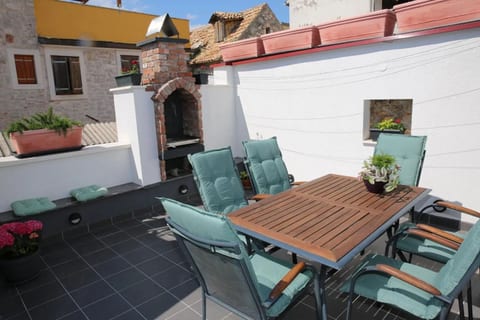 Apartments Old Town Stone Suites - Unit 378822-13