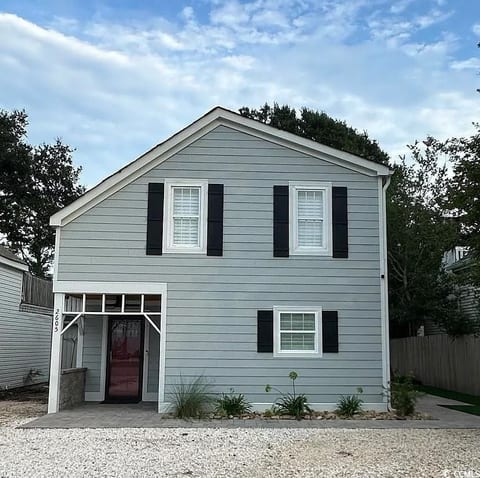 3BR Home, 3 Min Walk to Beach, Modern, Ideal Area image 2