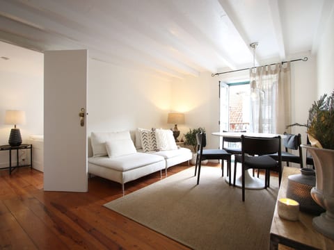 Schicker urbaner Rückzugsort in der Innenstadt, Balkon und Ausblick
