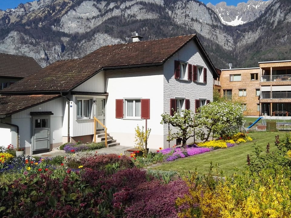 Schils, (Flums). 5 Zimmerhaus mit Bad/Dusche - Urnäsch