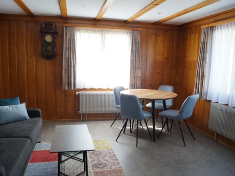 Schils, (Flums). 5 Zimmerhaus mit Bad/Dusche