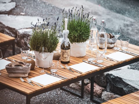 Tremondi Boutique BNB & Restaurant, (Quinten). Regenbogenforelle