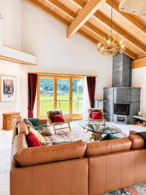 4BR Luxury Penthouse near Interlaken • AC