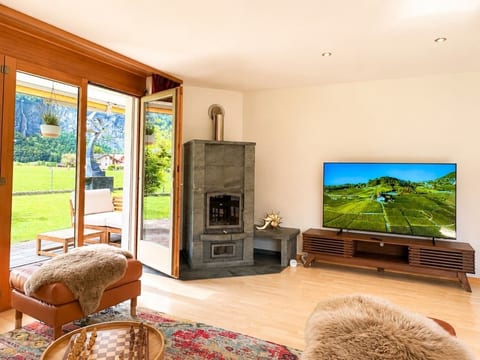 Waterfall 3BR Garden Apt near Interlaken • AC