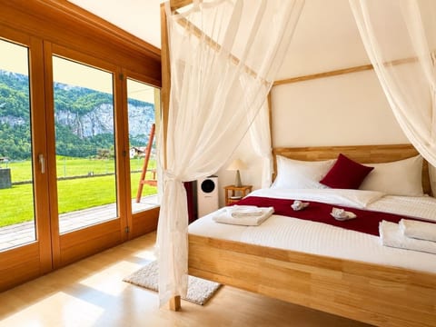 Waterfall 3BR Garden Apt near Interlaken • AC