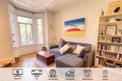 Chic Plateau Apt | Sleeps 6 | Free Parking