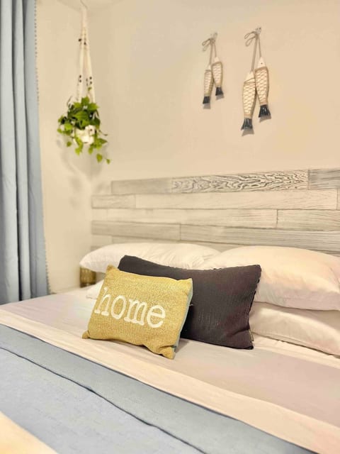 Charming Coastal Retreat 1BR image 2