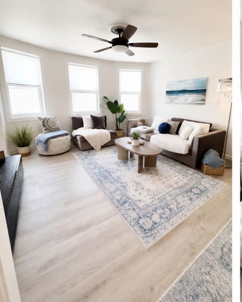 Luxurious Beachside retreat image 2
