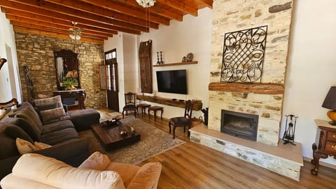Bougainvillea House Lefkara