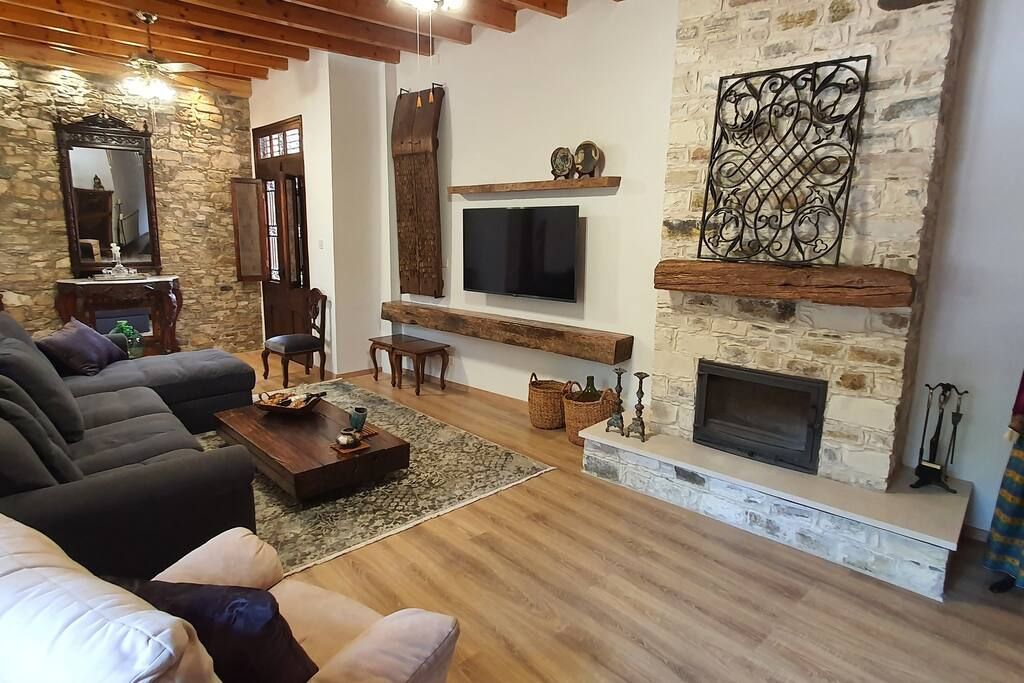 Bougainvillea House Lefkara