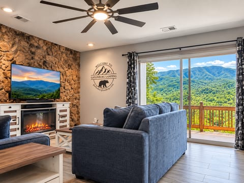 Smoky Mountain Views – 2 King Beds & Game Room