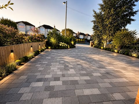 Brentwood Detached Bungalow with Garden + parking