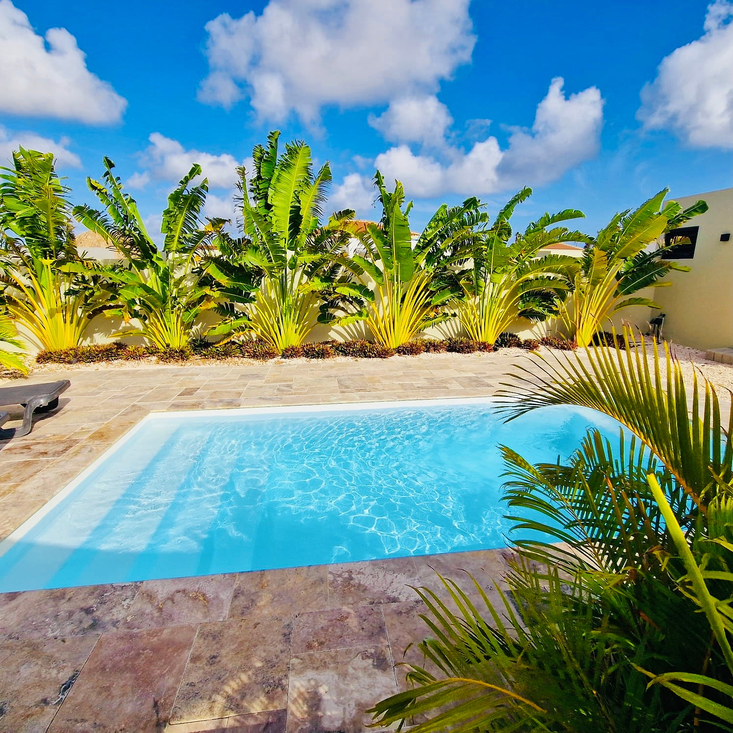 Villa Cabana, Mambo Beach