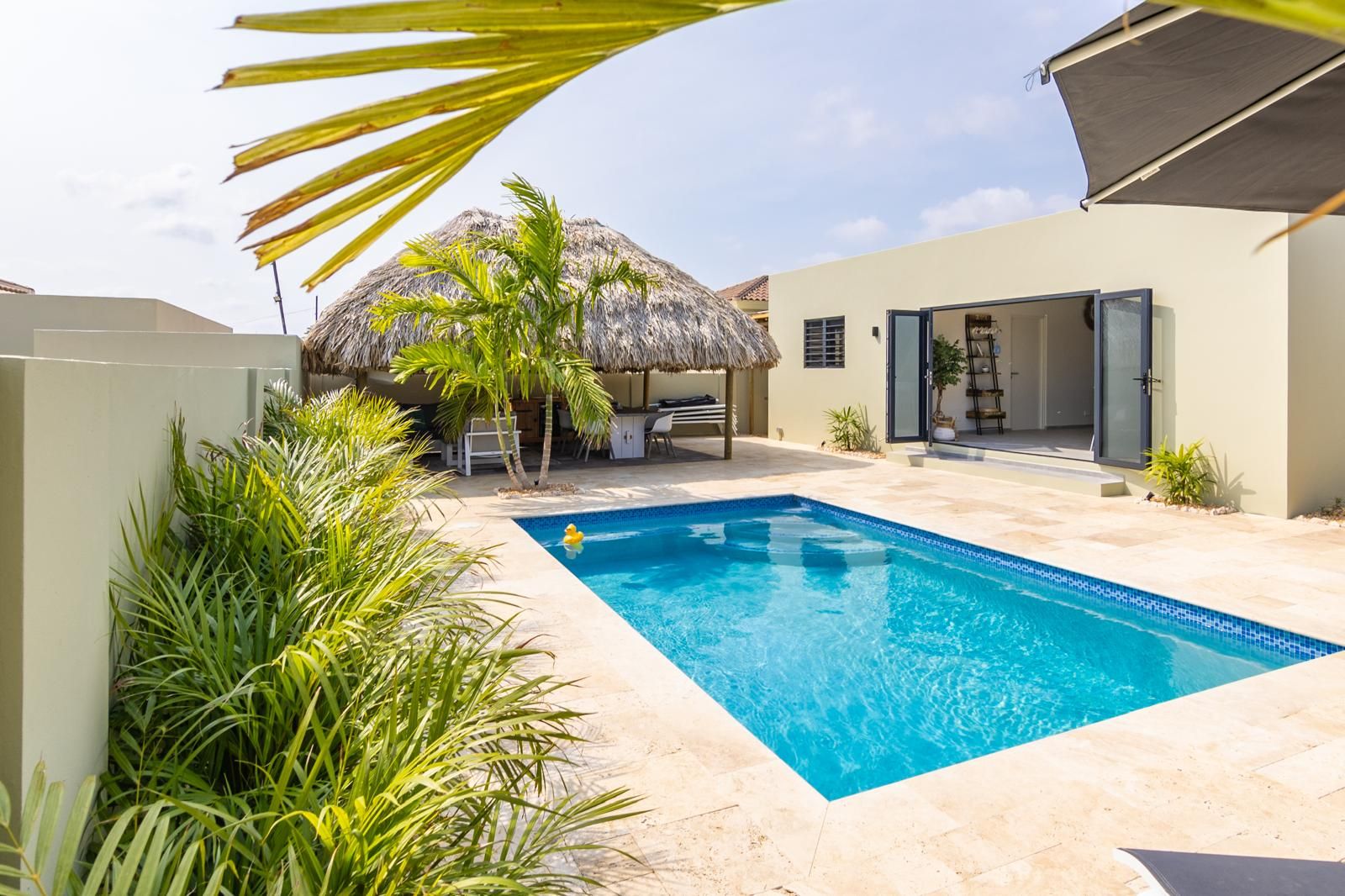 Villa Dushi Mambo, Mambo Beach