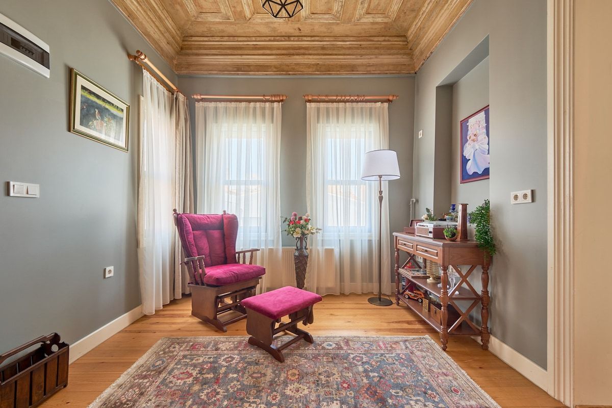 Nostalgic & Comfortable Historical Home! image 1