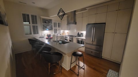 Nashville Luxury 3/2 Furnished Home Downtown Area