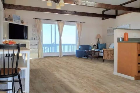 Oceanfront Penthouse Salisbury