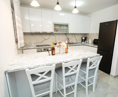 Apartment  Hope - Unit 378811-13