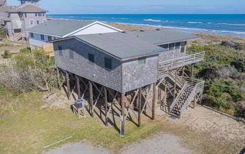 Wind &Waves:Retro Beachfront Surf Shack 3 Bed 2 Ba image 3