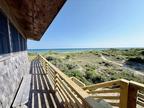 Wind &Waves:Retro Beachfront Surf Shack 3 Bed 2 Ba image 5