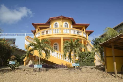 Beach front luxury home, sleep up to 12