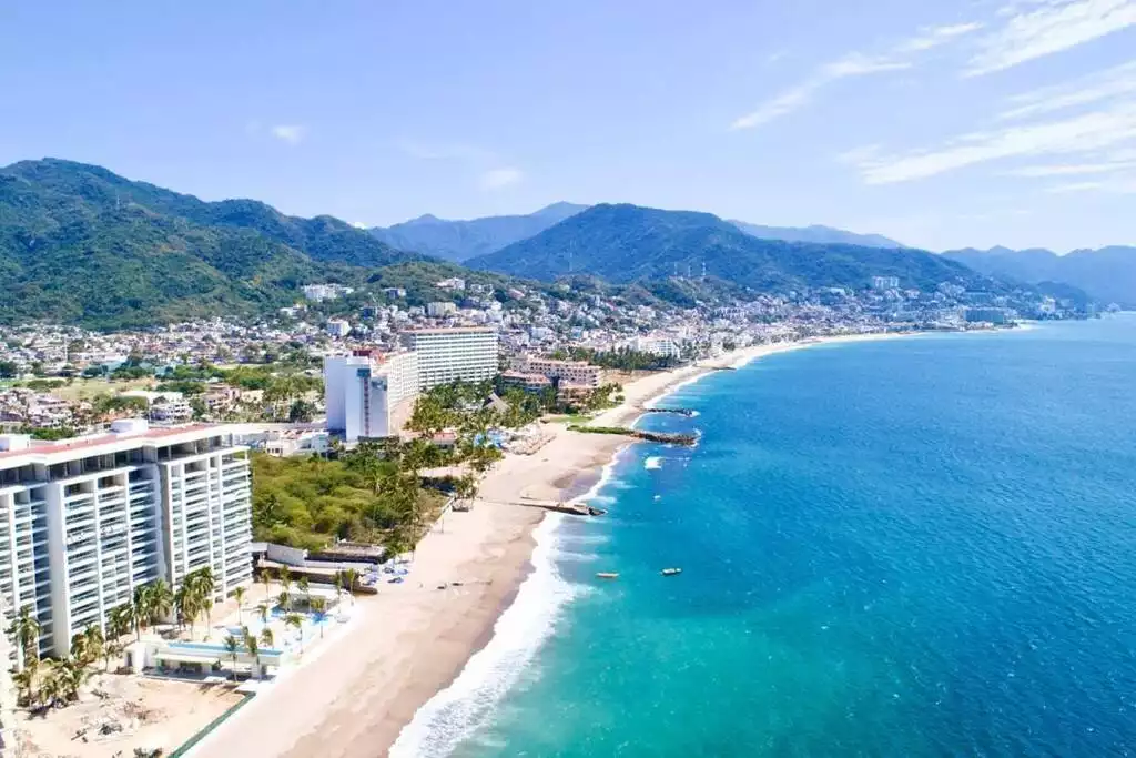 Our building is the one in the lower left corner, direct beach access to Playa Camarones