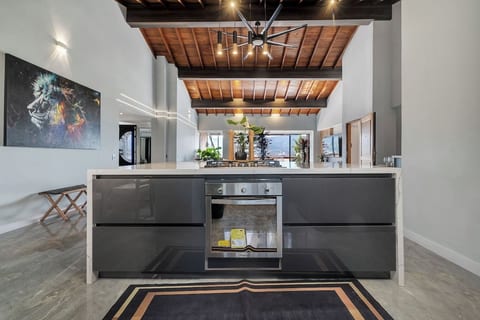 BEST LOCATION in Poblado. Large 2 Story Penthouse w/ Roof Top View of the City