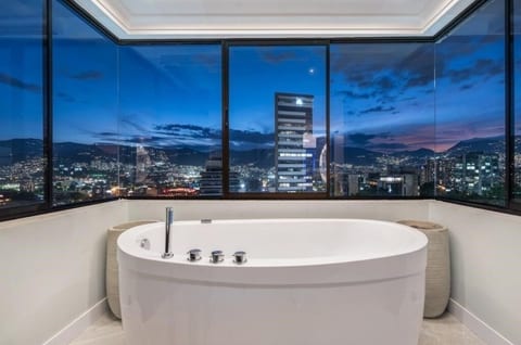 BEST LOCATION in Poblado. Large 2 Story Penthouse w/ Roof Top View of the City