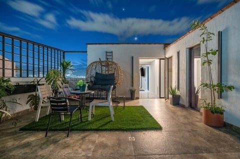 BEST LOCATION in Poblado. Large 2 Story Penthouse w/ Roof Top View of the City