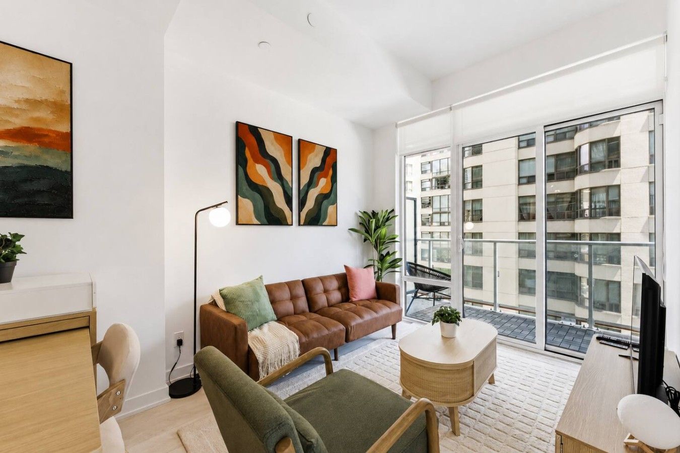 Stylish DT Toronto Stay near Yonge & Wellesley