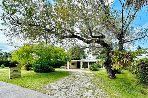 Serene Garden Suite with Private Office