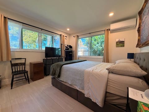 Serene Garden Suite with Private Office
