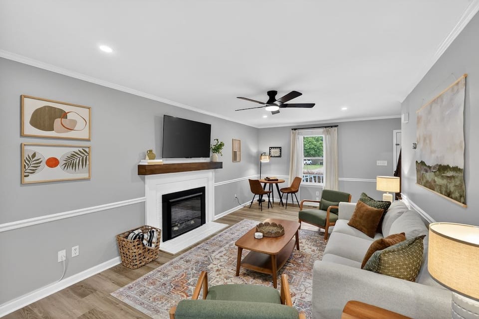 *NEW* Charming 3BR w/ Backyard Oasis, Deck & Grill image 1