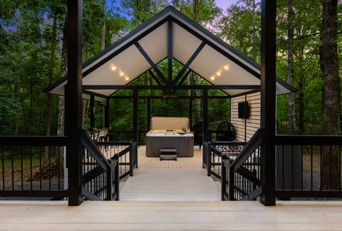 Private covered hot tub pavilion tucked into the pines 🛁🌲