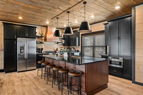 Premier View Cabin 6BR Indoor Pool Near Dollywood