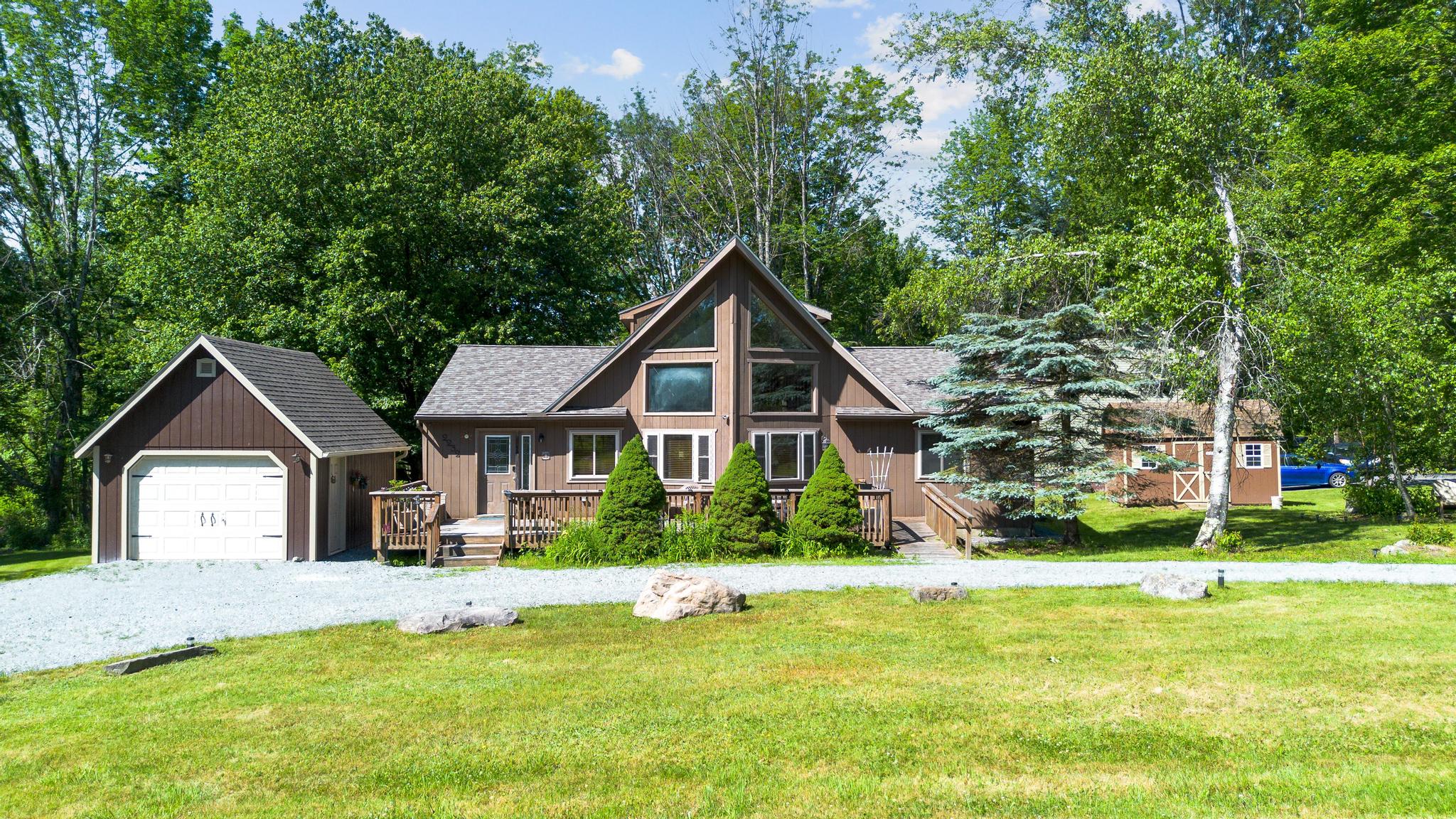 Bearitage Chalet | Lake • Pool • Golf | Sleeps 9