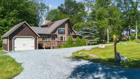 Bearitage Chalet | Lake • Pool • Golf | Sleeps 9