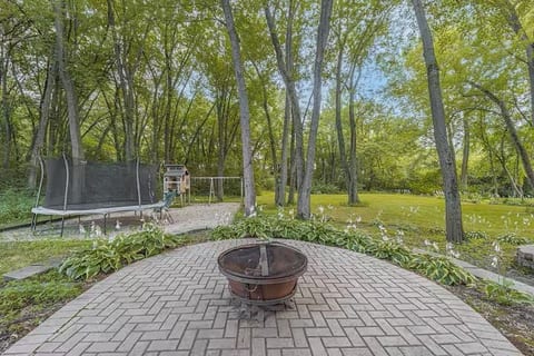 Spacious family home, Hot tub image 5